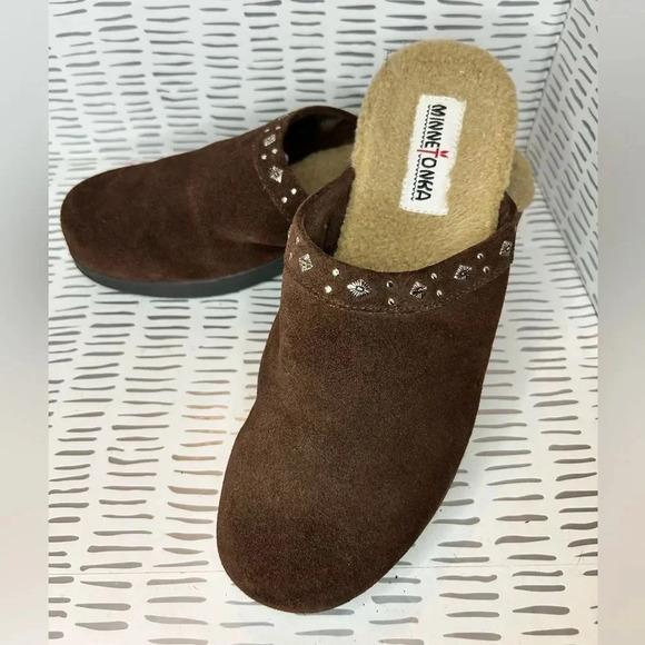 Minnetonka Brown Suede Mules / Clogs Silver Bead Detail Women’s size‎ 9 - Picture 1 of 6